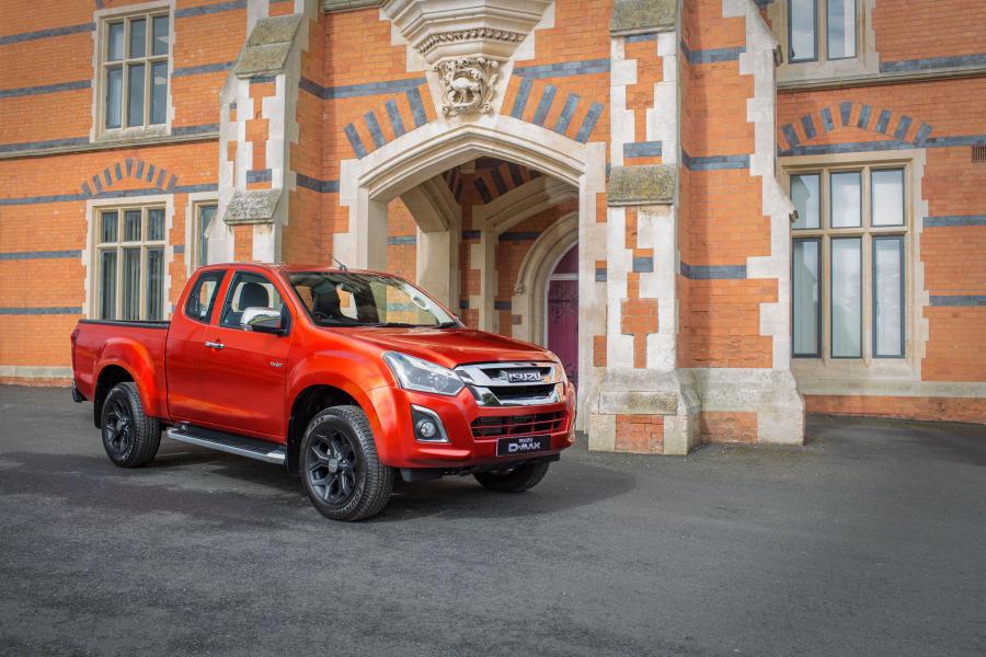  Isuzu D-Max Yukon Luxe Extended Cab 2018 года  (UK) (фото 1 из 5)